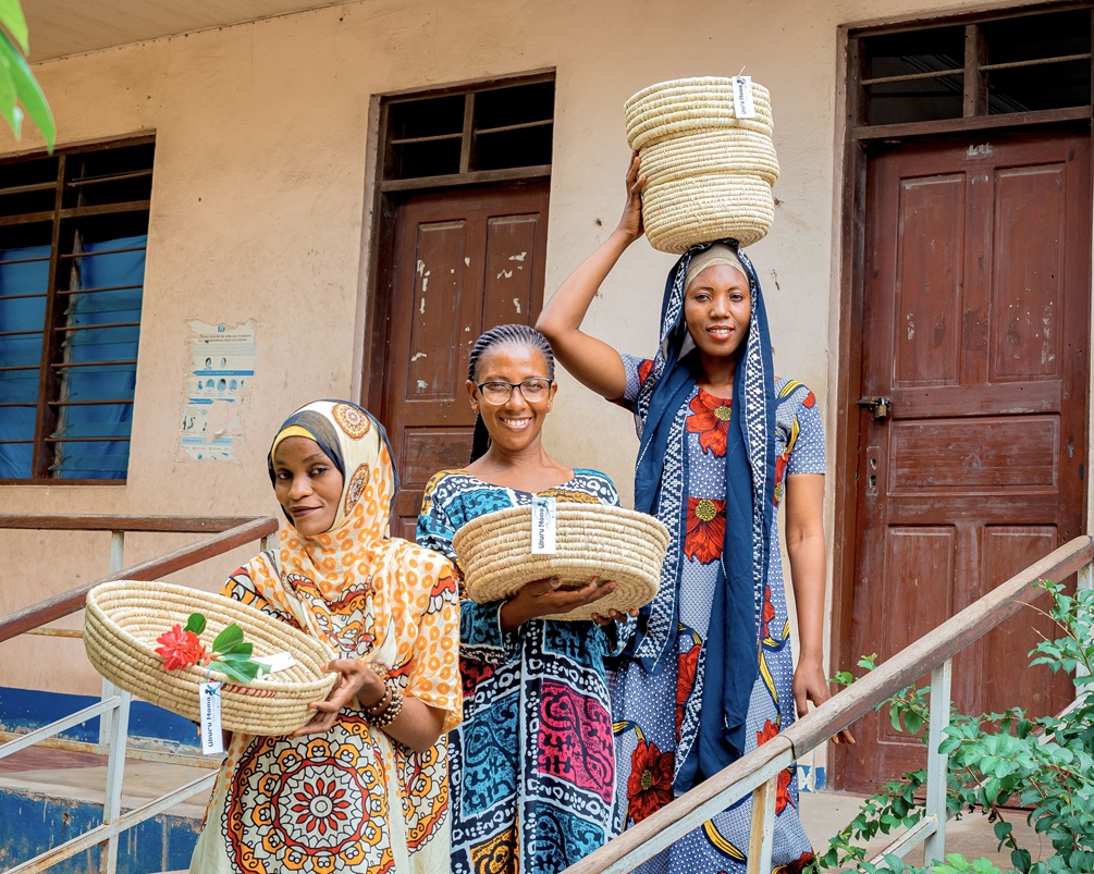 Mothers crafting together
